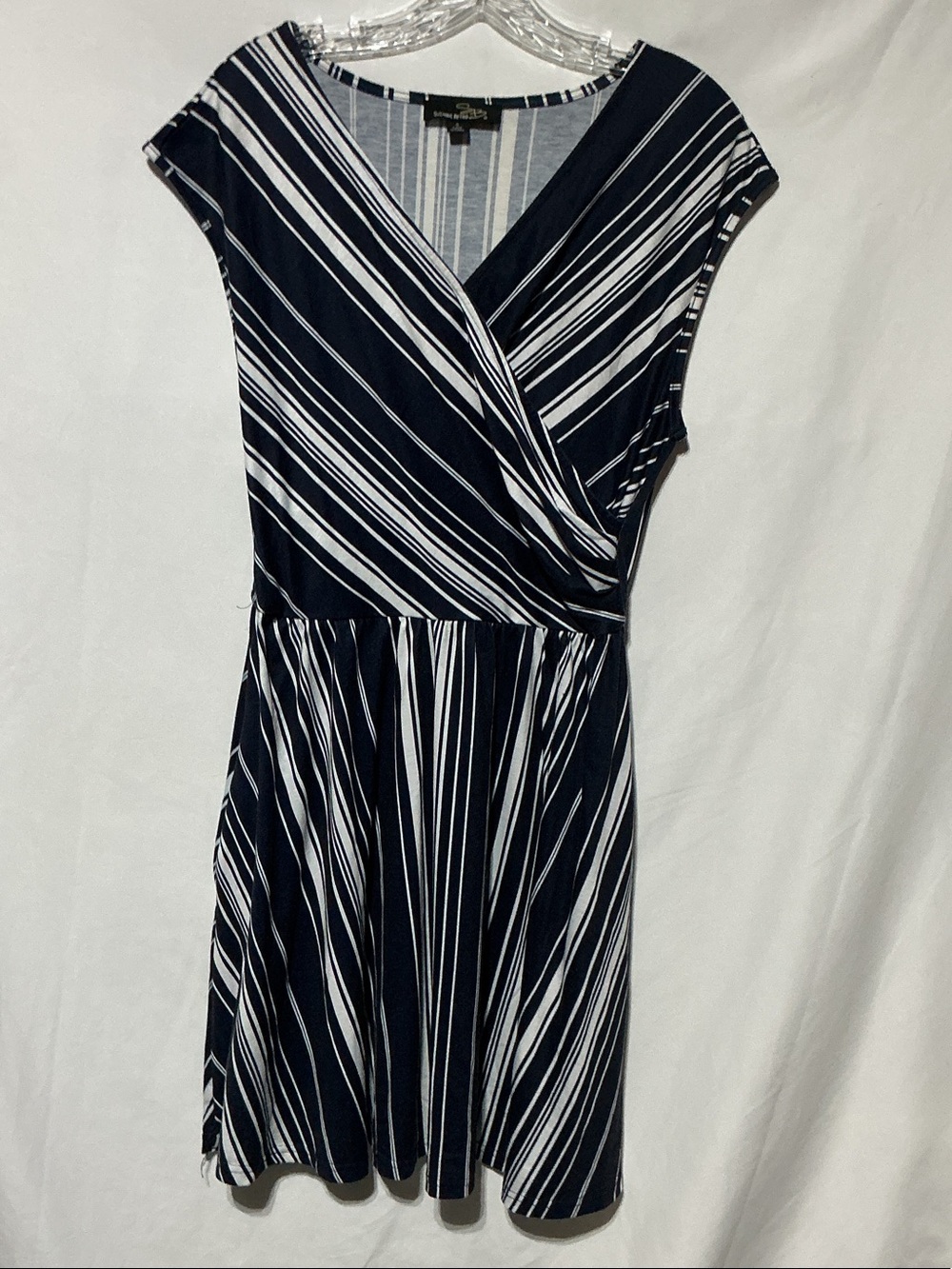 Suzanne Betro Women’s Black & White Diagonal Stripe Midi Wrap Dress Sz S